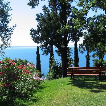 Appartamenti Borgo Gardone Riviera Exterior foto